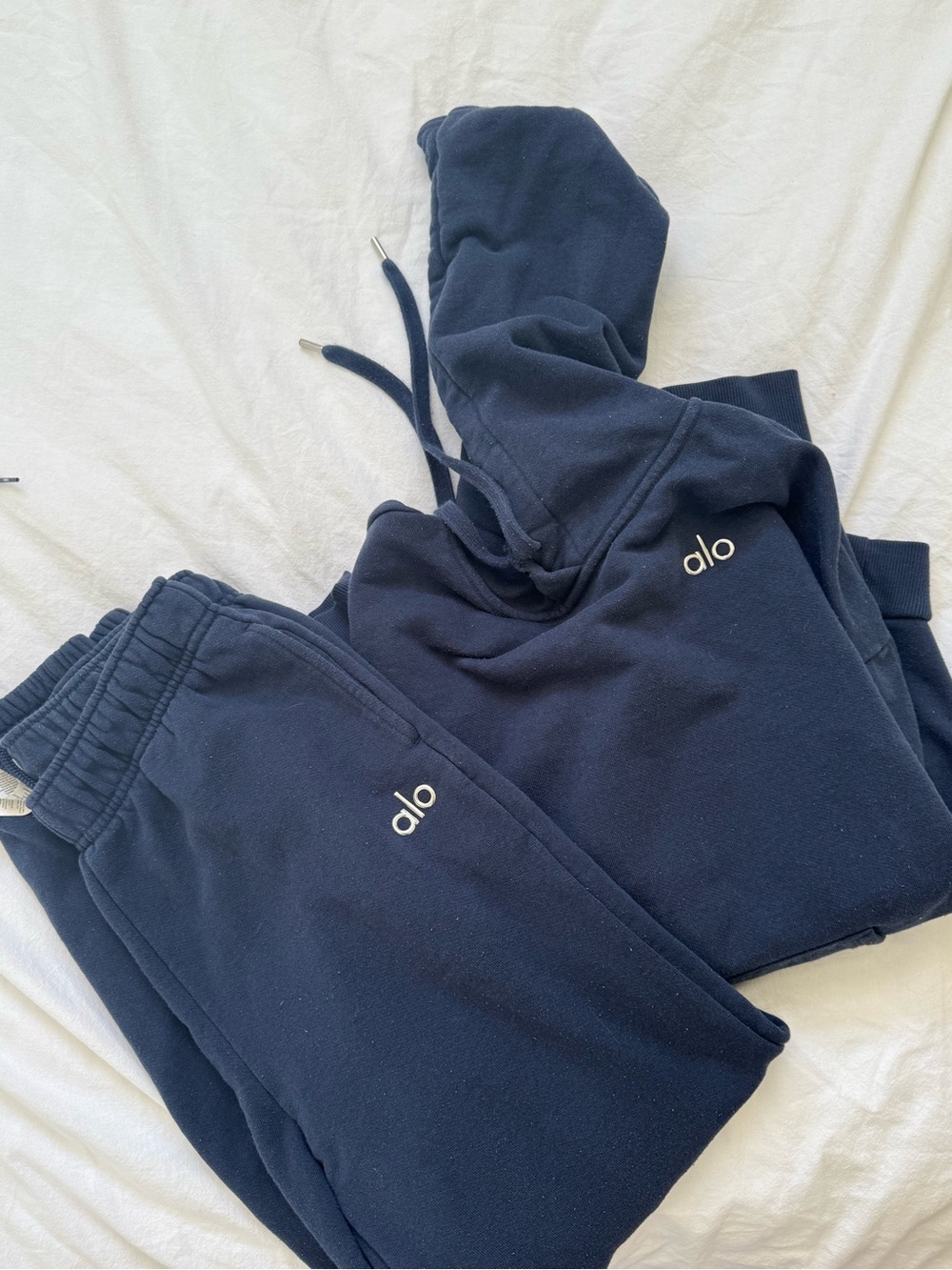 ALO Yoga Women’s Sweat Set